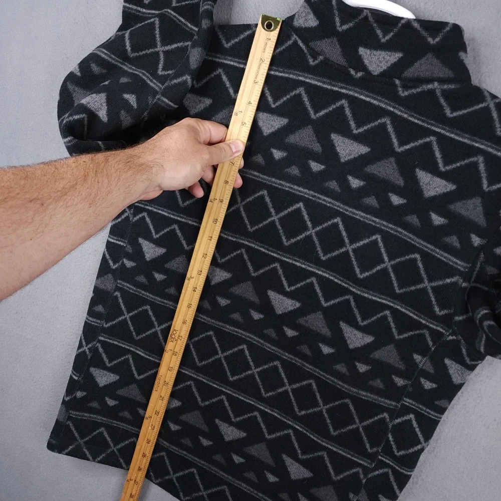 The North Face Medium Geometric Aztec Print Fleece‎ Quarter Zip Pullover Jacket